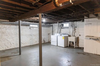 Detached, brick, single-family house in highly sought-after - photo 14