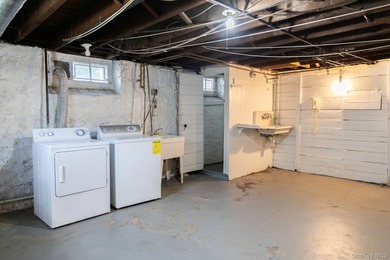 Detached, brick, single-family house in highly sought-after - photo 15