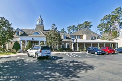 Welcome to Montreux Living! This beautifully upgraded 3-bedroom - photo 15