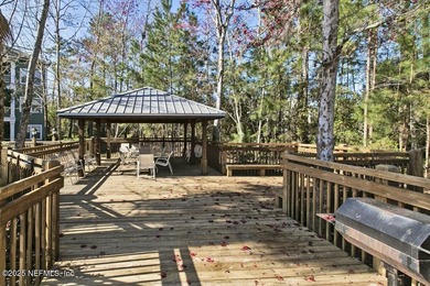Welcome to Montreux Living! This beautifully upgraded 3-bedroom - photo 17