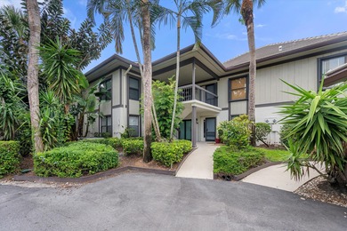 Lake Condo For Sale in Wellington, Florida