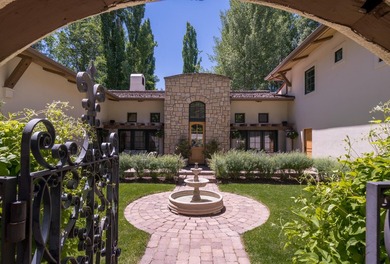 Exceptional Lane Ranch home featuring a 3BR/3BA main residence - photo 3