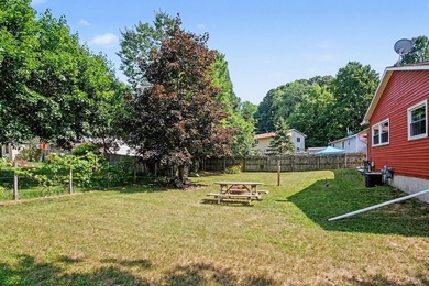 Welcome home to this beautiful 5-bedroom, 2-full bath home with - photo 6