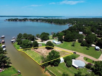 Cedar Creek Lake Lot For Sale in Gun Barrel City Texas