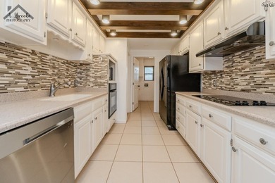 Spacious 3-bedroom, 2-bath home offering over 2,300 sq ft in a - photo 11