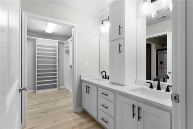 Stunning renovated home in highly sought after Pinnacle Place at - photo 12