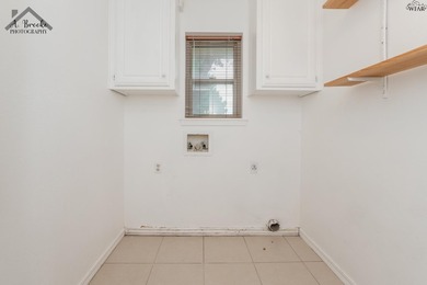 Spacious 3-bedroom, 2-bath home offering over 2,300 sq ft in a - photo 15