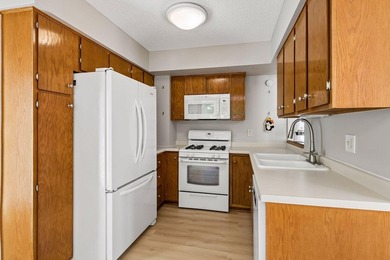 Charming, well-maintained, and truly unique contemporary 3-level - photo 17