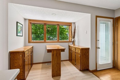 Charming, well-maintained, and truly unique contemporary 3-level - photo 19
