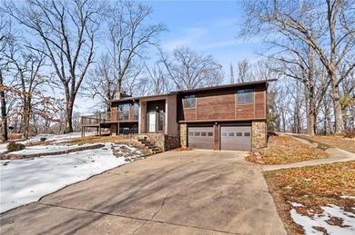 Lake Windsor Home For Sale in Bella Vista Arkansas