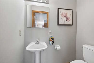 Charming, well-maintained, and truly unique contemporary 3-level - photo 21