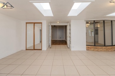 Spacious 3-bedroom, 2-bath home offering over 2,300 sq ft in a - photo 27
