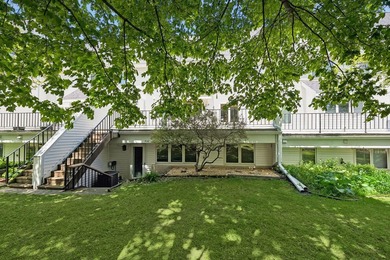 Charming, well-maintained, and truly unique contemporary 3-level - photo 36
