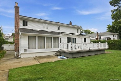 Spacious 4-bedroom, 2 full bath, 2 half bath Colonial offering - photo 41