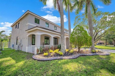 Meticulously maintained and extensively updated 4BR/2.5BA - photo 3
