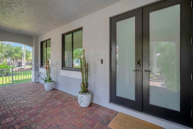 Meticulously maintained and extensively updated 4BR/2.5BA - photo 5