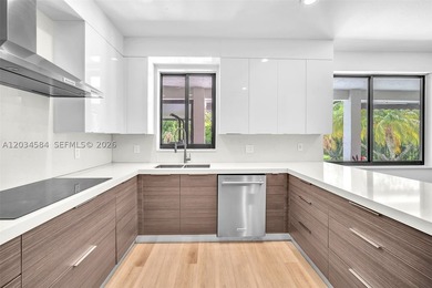 Meticulously maintained and extensively updated 4BR/2.5BA - photo 6