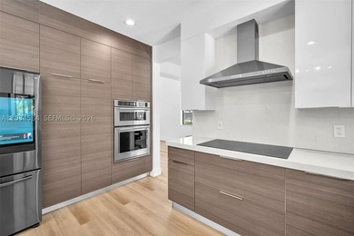 Meticulously maintained and extensively updated 4BR/2.5BA - photo 7