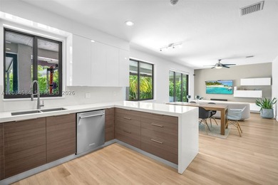 Meticulously maintained and extensively updated 4BR/2.5BA - photo 8