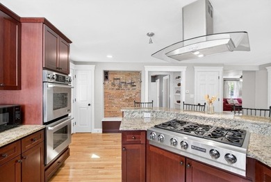 Beautifully renovated antique farmhouse offering the perfect - photo 10