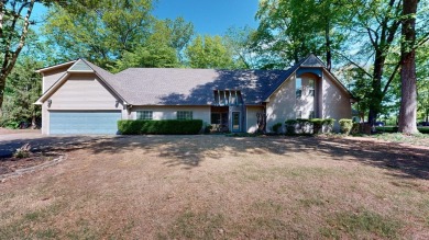 Lakewood Lake Home For Sale in Dyersburg Tennessee