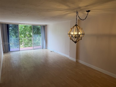 Highly Desirable (2-bedroom, 1-bath) END unit in the B Bldg at - photo 3