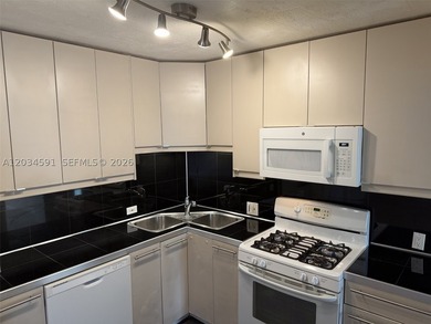 Highly Desirable (2-bedroom, 1-bath) END unit in the B Bldg at - photo 5