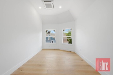 Luxury Victorian Renovated Home in the Heart of Prospect Park - photo 29