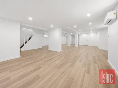 Luxury Victorian Renovated Home in the Heart of Prospect Park - photo 30