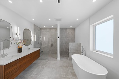 A CAPTIVATING BLEND OF MED-DECO CHARM & CONTEMPORARY COMFORT IN - photo 31