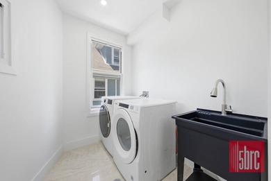Luxury Victorian Renovated Home in the Heart of Prospect Park - photo 32
