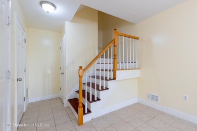 Absolute Move-In condition. Brand new roof. House was freshly - photo 12