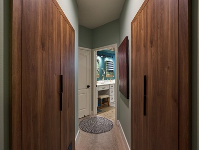 IMMEDIATE PREMIER GOLF AVAILABLE! One of the most unique homes - photo 16