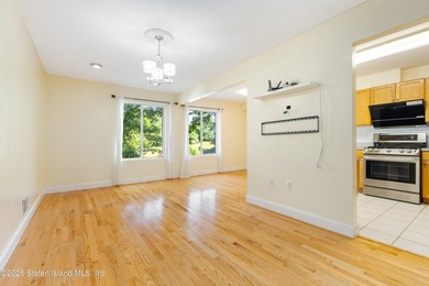 Absolute Move-In condition. Brand new roof. House was freshly - photo 16