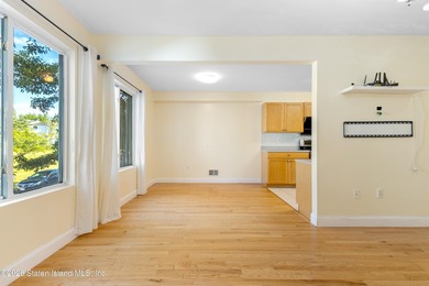 Absolute Move-In condition. Brand new roof. House was freshly - photo 17