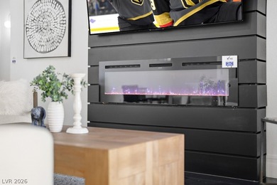 Overlooking a PEACEFUL PARK from a quiet CUL-DE-SAC in Premium