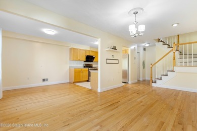 Absolute Move-In condition. Brand new roof. House was freshly - photo 18
