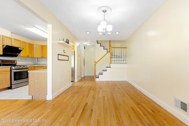 Absolute Move-In condition. Brand new roof. House was freshly - photo 19