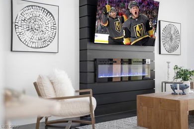 Overlooking a PEACEFUL PARK from a quiet CUL-DE-SAC in Premium