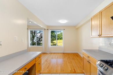 Absolute Move-In condition. Brand new roof. House was freshly - photo 25