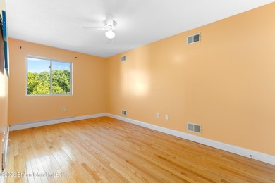 Absolute Move-In condition. Brand new roof. House was freshly - photo 28