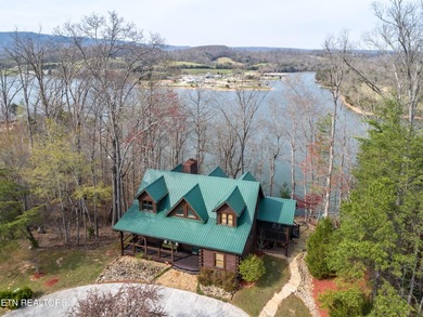 Well-kept deep-water lakefront home on Watts Bar Lake in - photo 1
