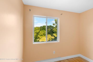 Absolute Move-In condition. Brand new roof. House was freshly - photo 31