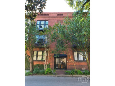 Experience the allure of historic Savannah in this exquisite - photo 3