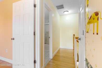Absolute Move-In condition. Brand new roof. House was freshly - photo 35
