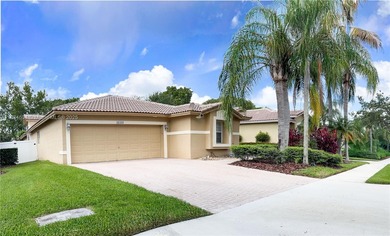 Weston Lakes Area Home Sale Pending in Weston Florida