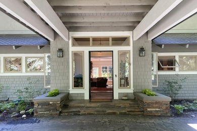 Elegant custom home with a detached guest house in Starweather - photo 2