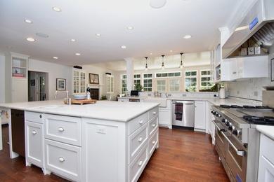 Elegant custom home with a detached guest house in Starweather - photo 6