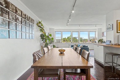 Welcome to 4555 Henry Hudson Pkwy #805 at Briar Oaks, a bright - photo 19