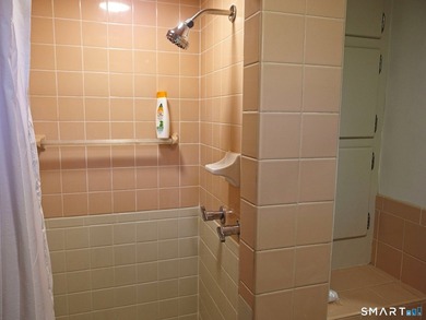 Welcome to 12 Silver dr; this lovely split-level home on a dead - photo 20